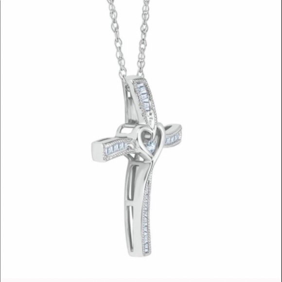 Stunning Helzberg Diamond 1/5 CT Diamond Cross Necklace - Picture 2 of 8